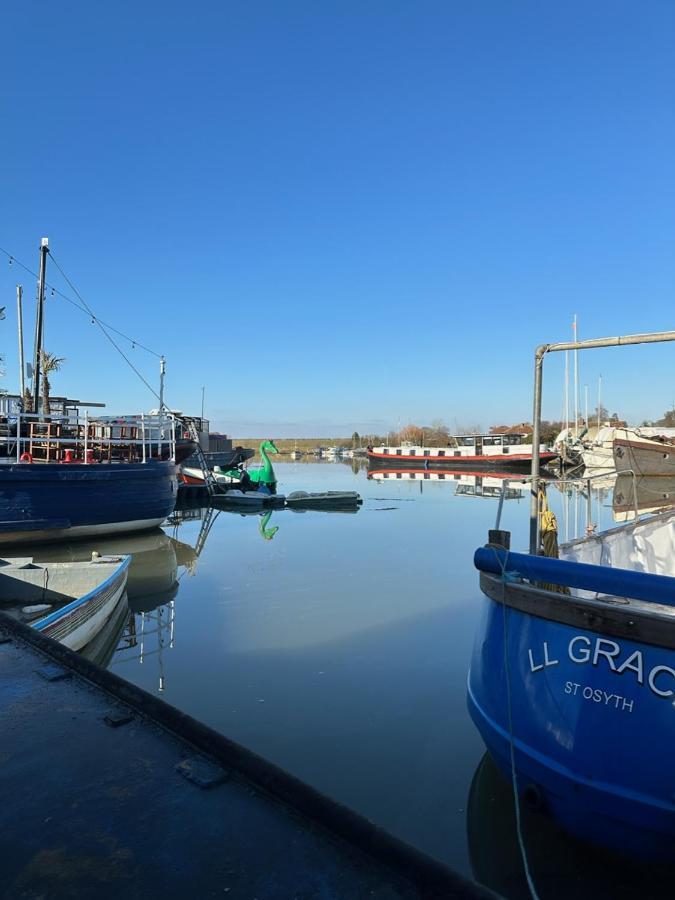 Toosey Lass - St Osyth Creek Saint Osyth Luaran gambar